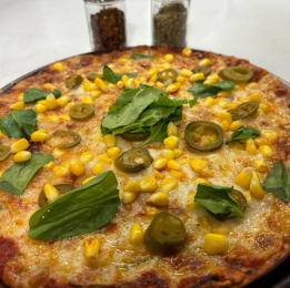⁠Four-Cheese-Pizza-good-restaurant